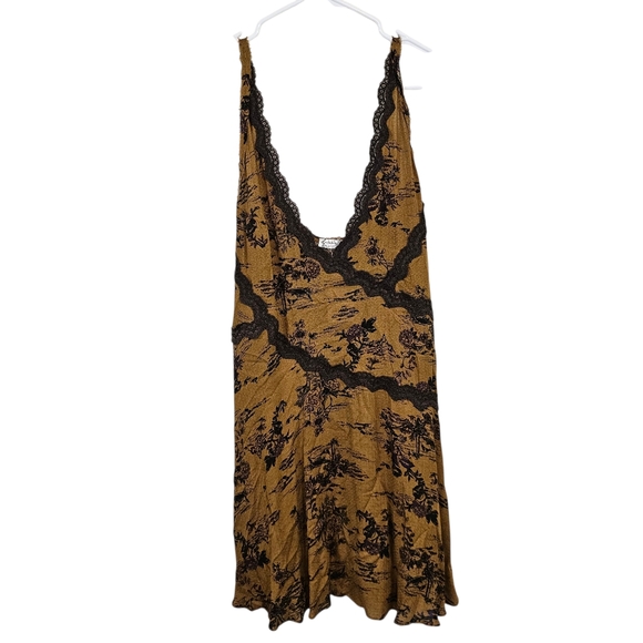 Free People Slip My Mind Floral Lace Vneck Mini Dress - Picture 2 of 8